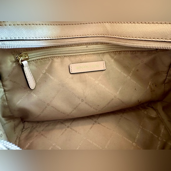 Michael Kors Bags Small Sheila Center Zip Satchel Crossbody Bag | Gold/Pink - Picture 10 of 15